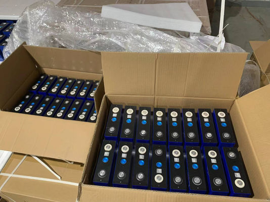 3.2V 100Ah LiFePO4 Prismatische Zelle EVE Solarenergie Speicher für Zuhause